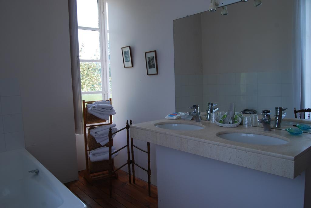 Hotel Haras De La Potardiere Crosmières Kamer foto
